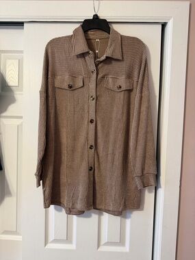 Button-Down Ribbed Shirt Jacket in Taupe